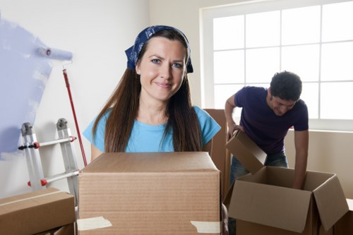 Local packing support for homes and offices in Barkingside